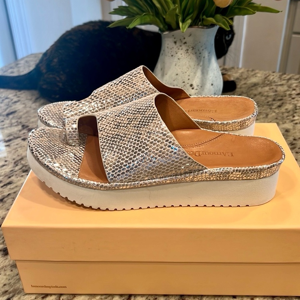 Stylish Snake Print Wedge Sandals - Picture 5 of 9
